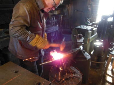 Øystein takes another welding heat.